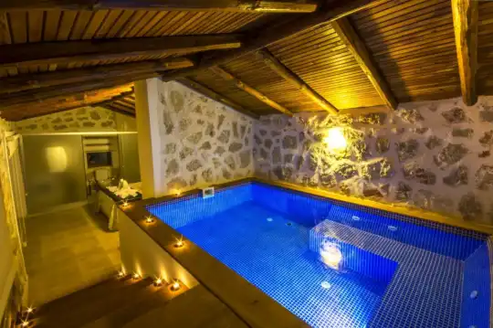 Kapalı Havuzlu Villalar