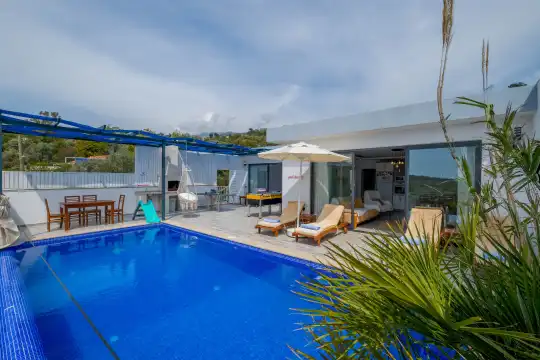 Villa Esra Üzümlü Jakuzili Villa
