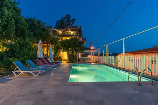 Villa Kelebek Doğa Manzaralı Muhafazakar Villa
