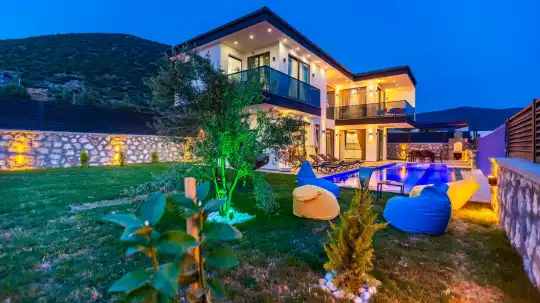Villa Liva Doğa Manzaralı, Özel Yüzme Havuzlu, Saunalı, Villa