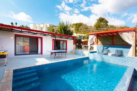 Villa Rainbow Doğa Manzaralı Muhafazakar Villa