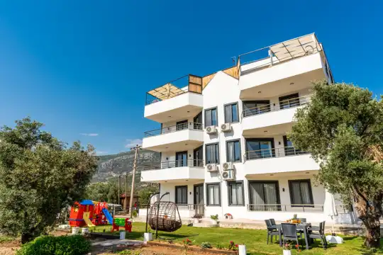 Gümüş Apart 8 Özel Havuzu Olan Apart