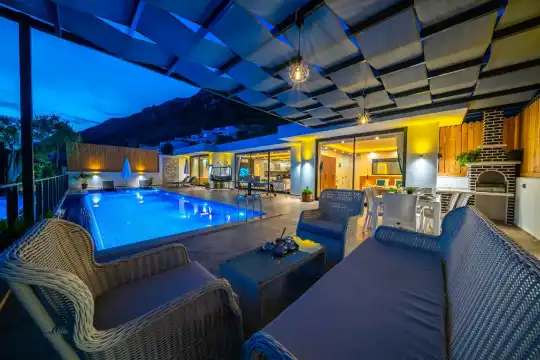 Villa Desde Duo Deniz Manzaralı Çift Jakuzili Aile Villası