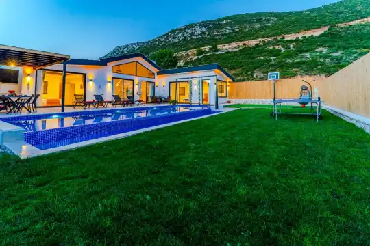 Villa Dorya Bezirgan'da Lüks Villa