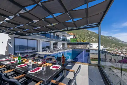 Villa Elit 3 Kalkan da Lüks Dizayn Edilmiş Geniş Aile Villası