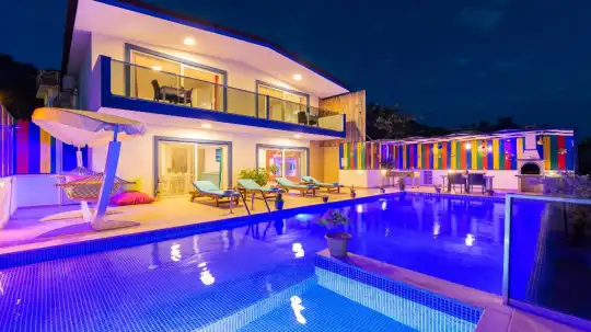 Villa Manolya 1 Üzümlü'de Deniz Manzaralı Villa